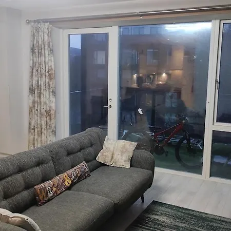 Luxurious Apartment, Right At Luas,tram Stop