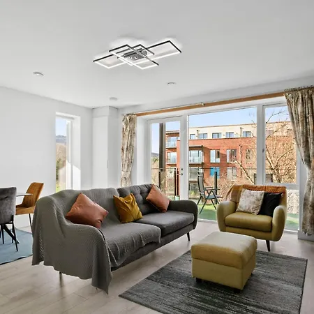 Luxurious 2 Bed In South Dublin, Right At Luas, Tram Stop Appartement *