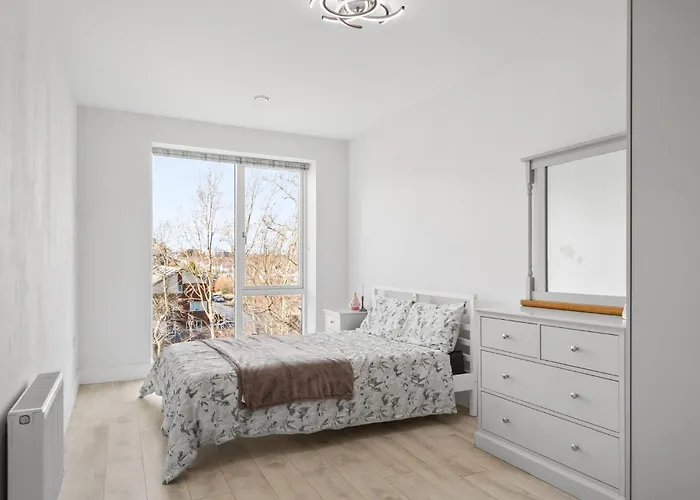 Luxurious 2 Bed In South Dublin, Right At Luas, Tram Stop Dublin