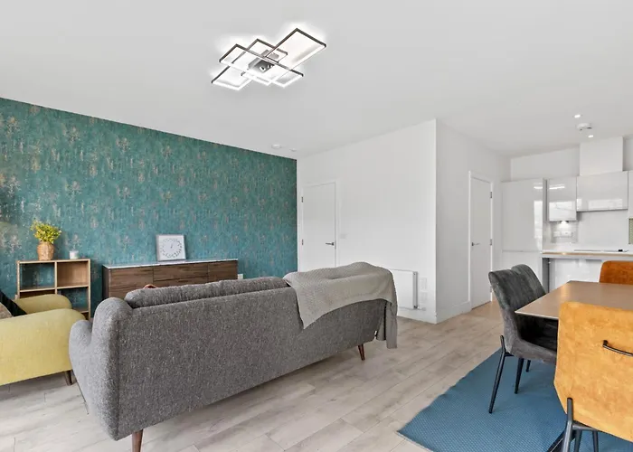 Luxurious 2 Bed In South Dublin, Right At Luas, Tram Stop Apartment Dublin