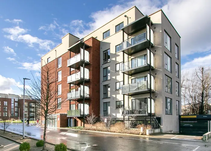 Luxurious 2 Bed In South Dublin, Right At Luas, Tram Stop Dublin