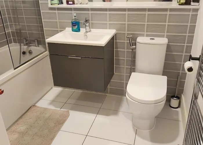 Luxurious Apartment, Right At Luas,tram Stop דבלין