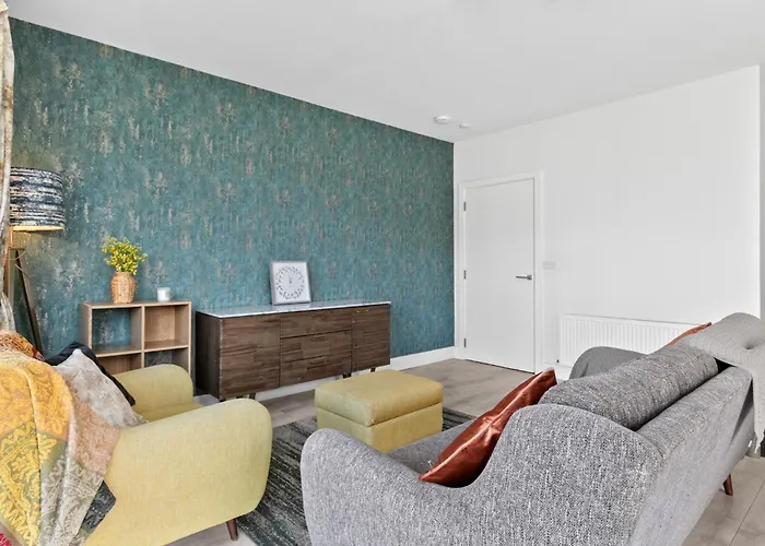 Luxurious 2 Bed In South Dublin, Right At Luas, Tram Stop Apartment *